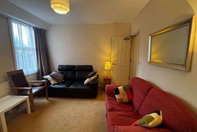 22, Willow Road, Birmingham photo 4