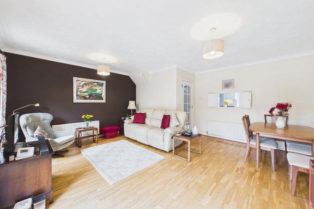 40, Charwood Road, Wokingham photo 2