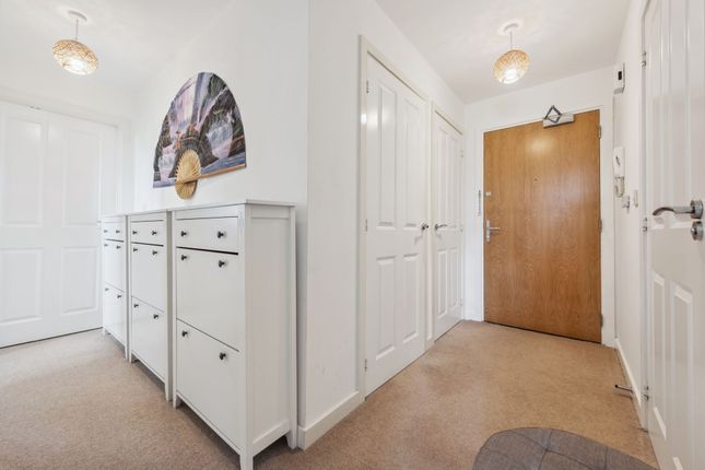 21 Drury Court, Grange Road, Gerrards Cross photo 3