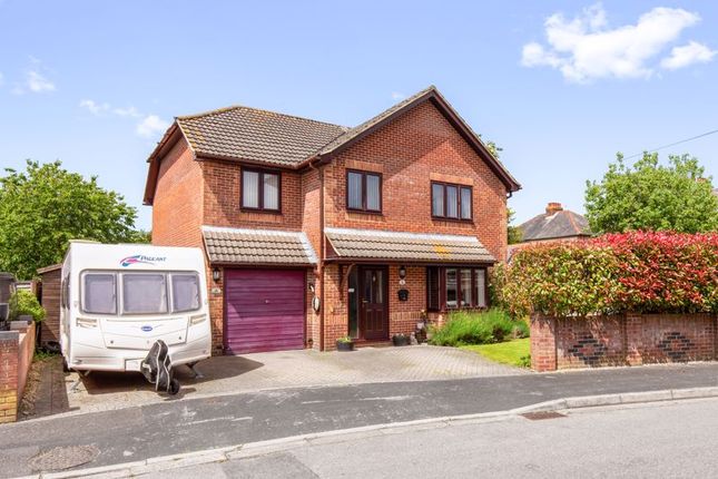 Thumbnail Detached house for sale in Dresden Drive, Cowplain, Waterlooville