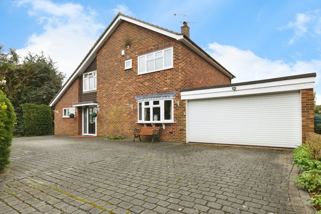 Detached house for sale in Butlers Close, Chelmsford, Essex