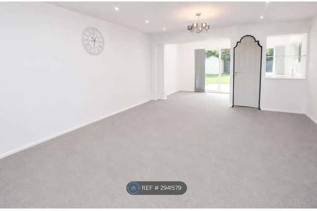 Emery Close, Walsall photo 4