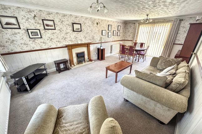 4, Meadow Close, Soham photo 2