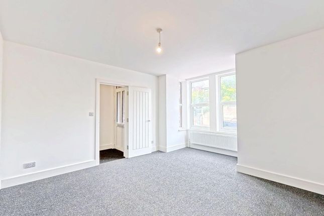 Flat 1, 1 London Road, Sittingbourne photo 4