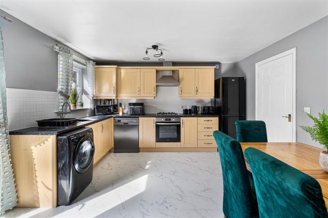 8A, Douglas Way, Seaham photo 3