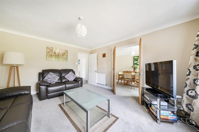 70, Toutley Road, Wokingham photo 2