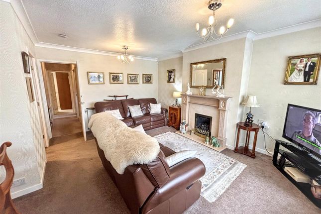 19, Farringdon Road, Warrington photo 3