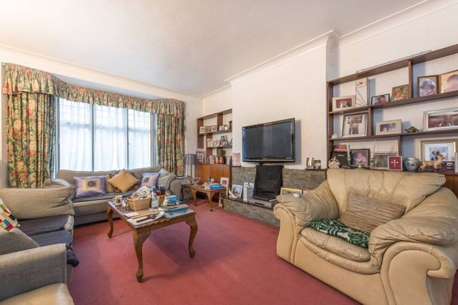 161 Hendon Way photo 4