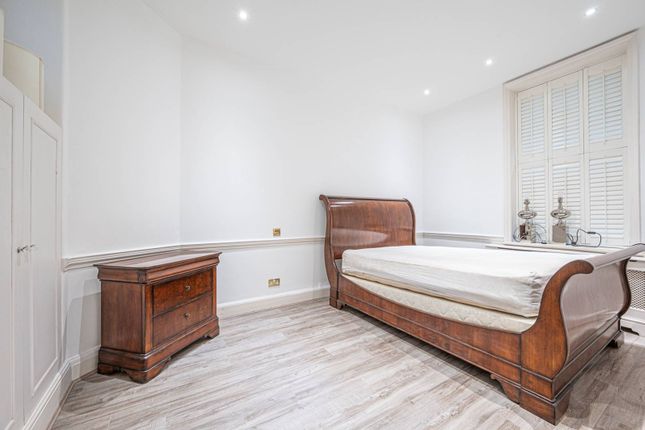 Flat to rent in Church Row, Hampstead, London