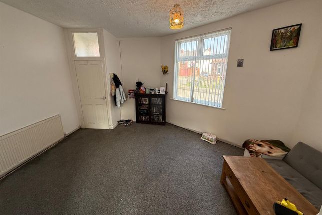 38, Angle Street, Bolton photo 3
