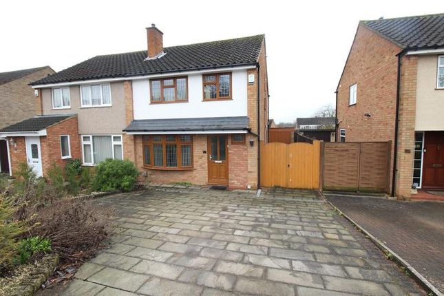 Thumbnail Property to rent in Mendip Crescent, Bedford