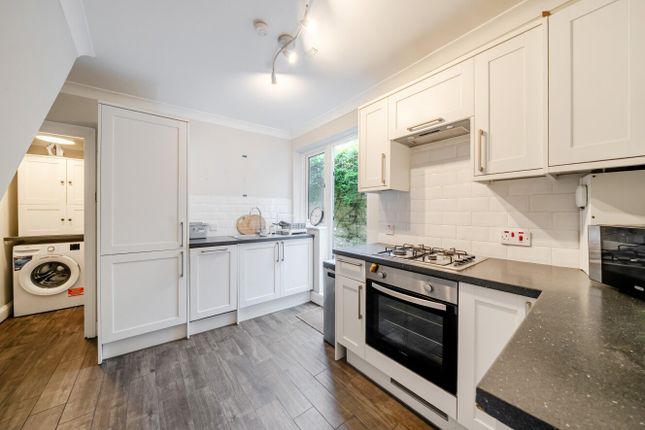 Flat A, 155, Harbut Road, London photo 2