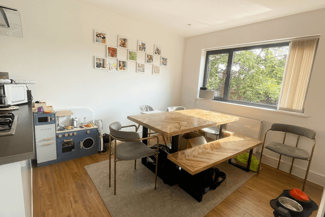 Flat 12 Stefan House, 698 Green Lanes, Winchmore HIll photo 3