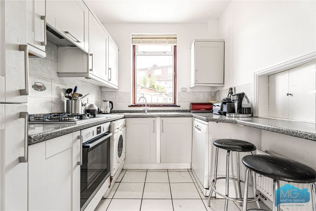 10, Hall Lane, London photo 4