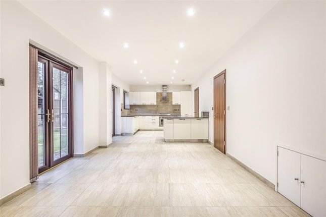 Orchard Drive, Woking photo 2
