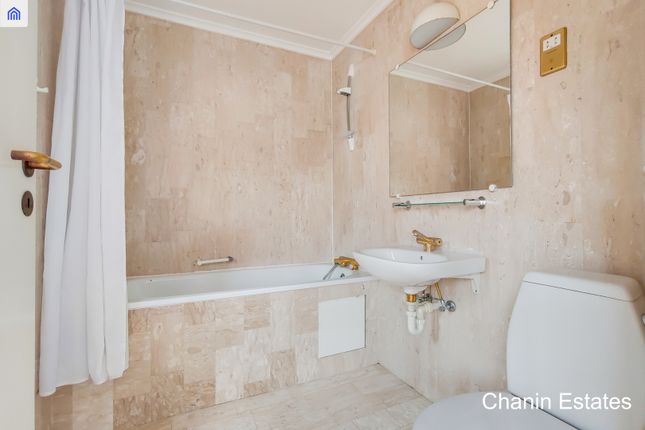 15_Master Ensuite-0