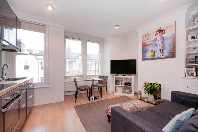 16B, Jessamine Road, London photo 2