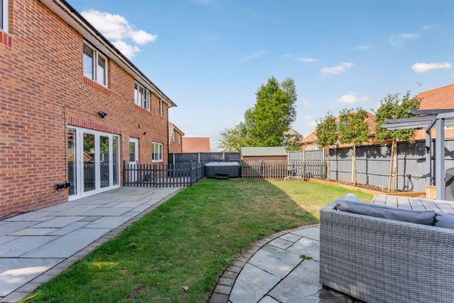 138,, Manor Road, Kettering photo 4