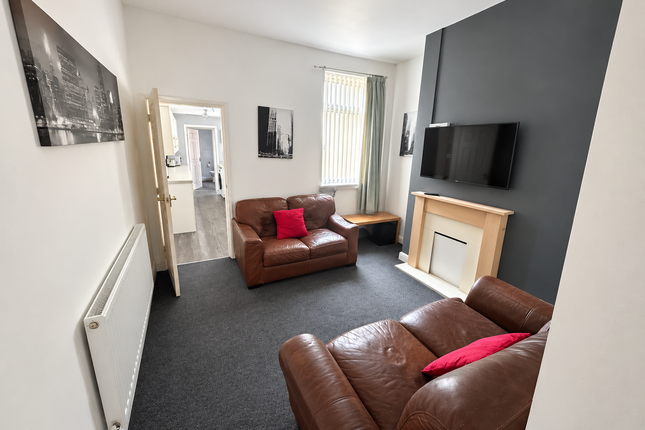 4-bed house on 35, Darnley Street, Stoke-on-Trent, £477/mo