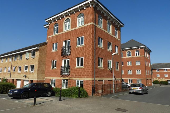 Flat for sale in Saltash Road, Churchward, Swindon