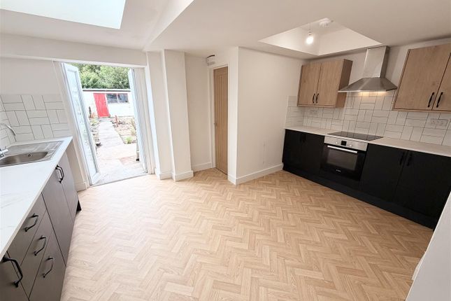 42, Eileen Place, Treorchy photo 2