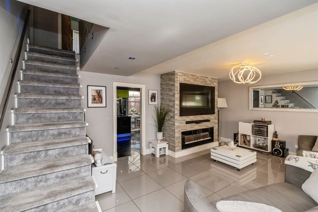 9, Selby Way, Walsall photo 4