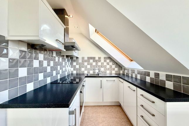 8a Drive Court, The Drive, Edgware photo 3