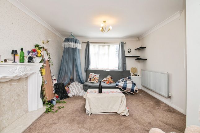 48, Amersham Close, Birmingham photo 2