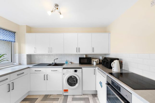 51 Tippet Knowes Park, Broxburn photo 3