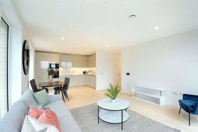 Flat for sale in Heygate Street, Elephant And Castle