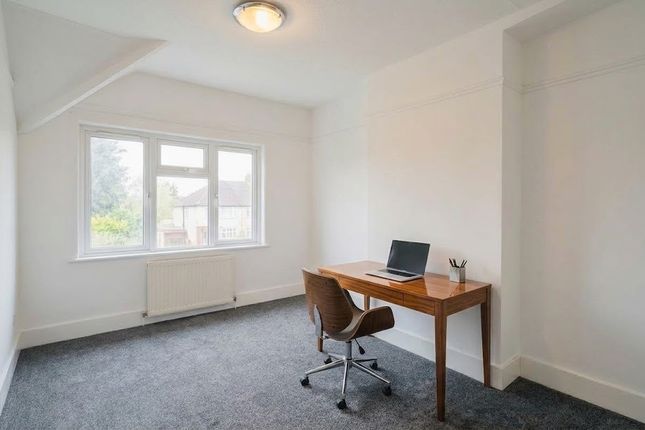 1 , Belsize Road, Harrow Weald photo 2