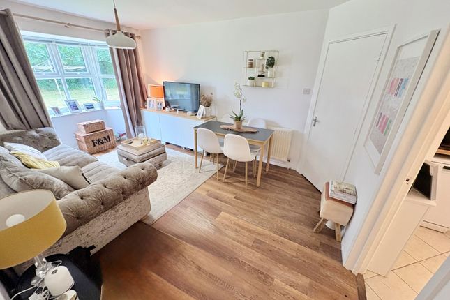 88 Hinton Lodge St Neots Road, Eaton Ford photo 2