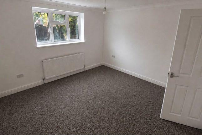 79, Kingsbury Drive, Windsor photo 4