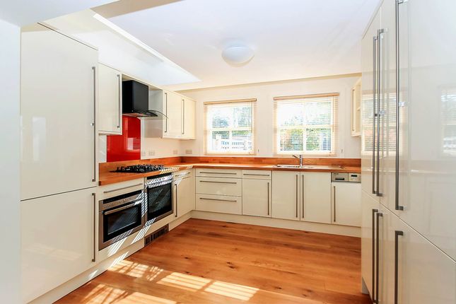 10, Charles Street, Tring photo 2