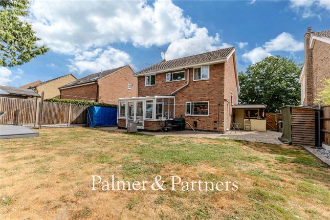 6, Pine View Close, Suffolk photo 4