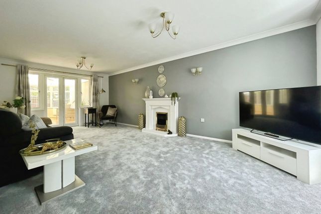 43, Brunel Drive, Biggleswade photo 2