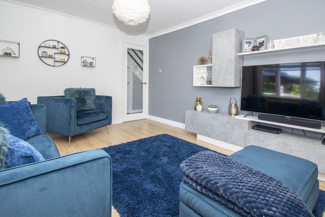 3 Hillshaw Green, Bourtreehill South, Irvine photo 3
