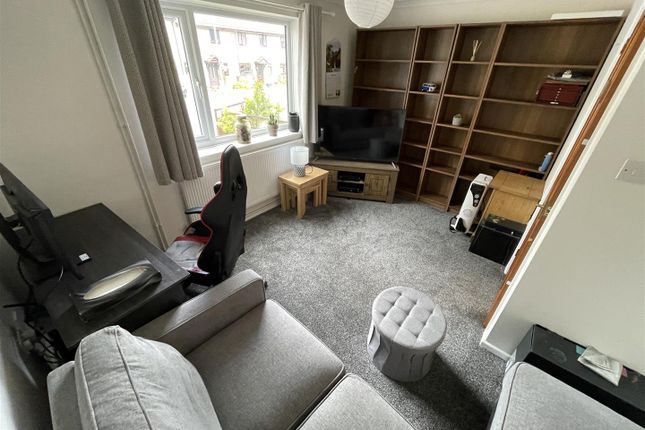 3, Mulberry Gardens, Crewkerne photo 4
