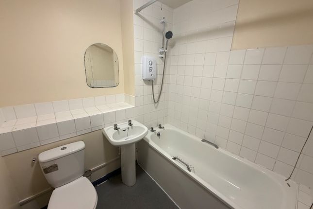 43, Northampton photo 5