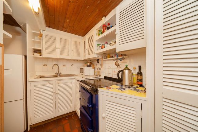 25A, Denning Road, London photo 2