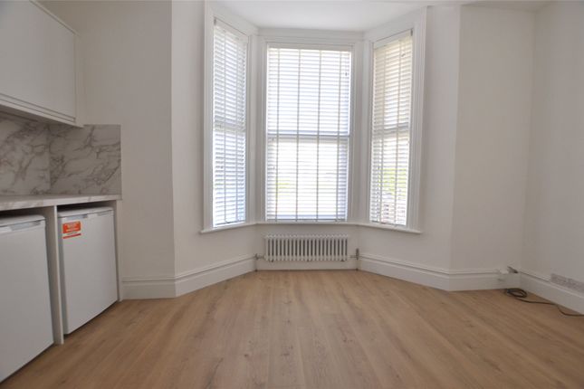 Flat 1, 1, Elgin Road, Wallington photo 4