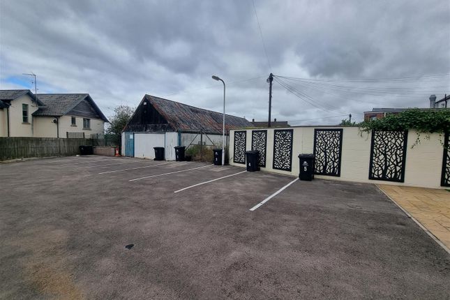 Flat 5, 98 High Street, Cinderford photo 3