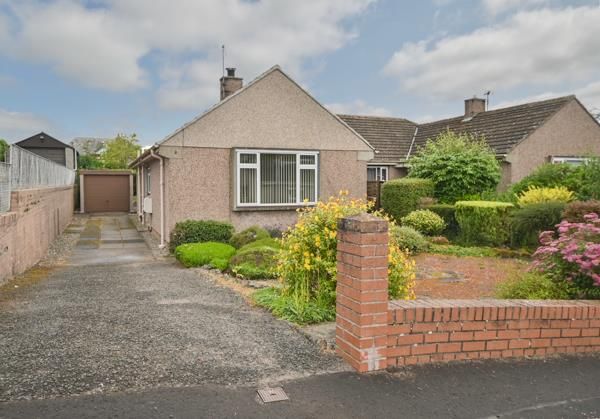 3 bed bungalow to rent in Braeside Gardens, Perth PH1