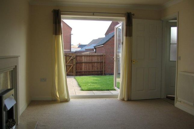 Town house to rent in Hallam Fields Road, Birstall, Leicester