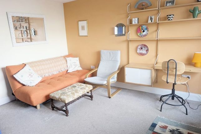 Flat 8, Joseph House, London photo 4