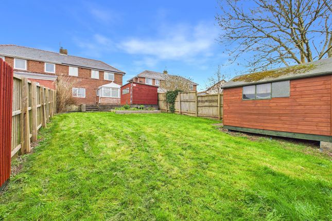 3 Blackbridge Crescent, Milford Haven photo 4