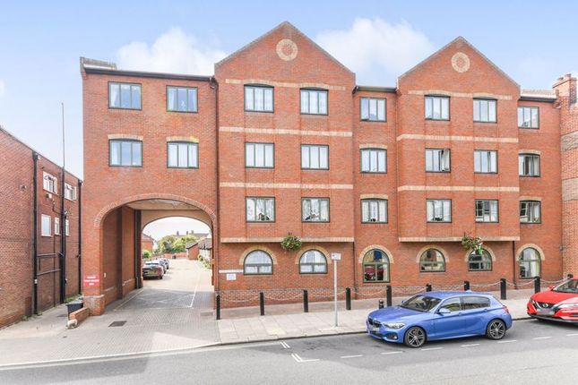 Thumbnail Flat for sale in Embassy Court, Maldon
