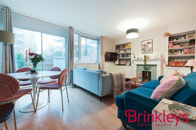 Flat for sale in Grateley House, Dilton Gardens, Roehampton