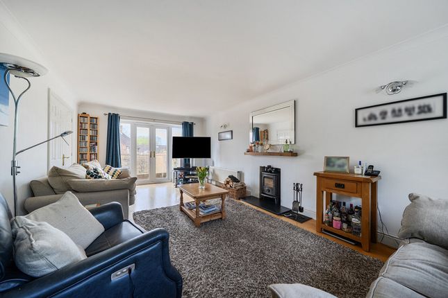 46, Pondfield Road, Horsham photo 2