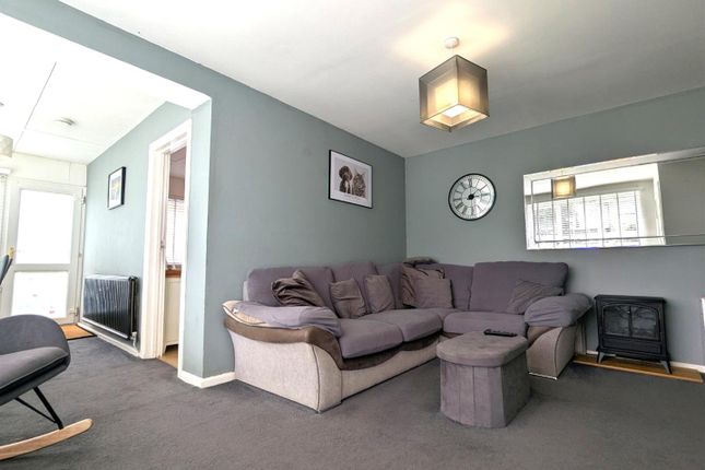 49, Grove Road, Sandown photo 3